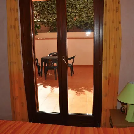 Magabu Apt 4 *