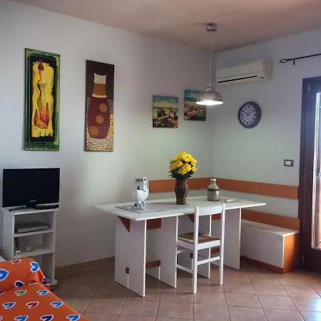 Magabu Apt 4 *